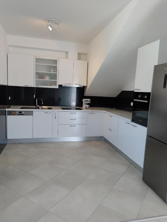 Magi House With Pool Apartment โปดสตรานา ภายนอก รูปภาพ