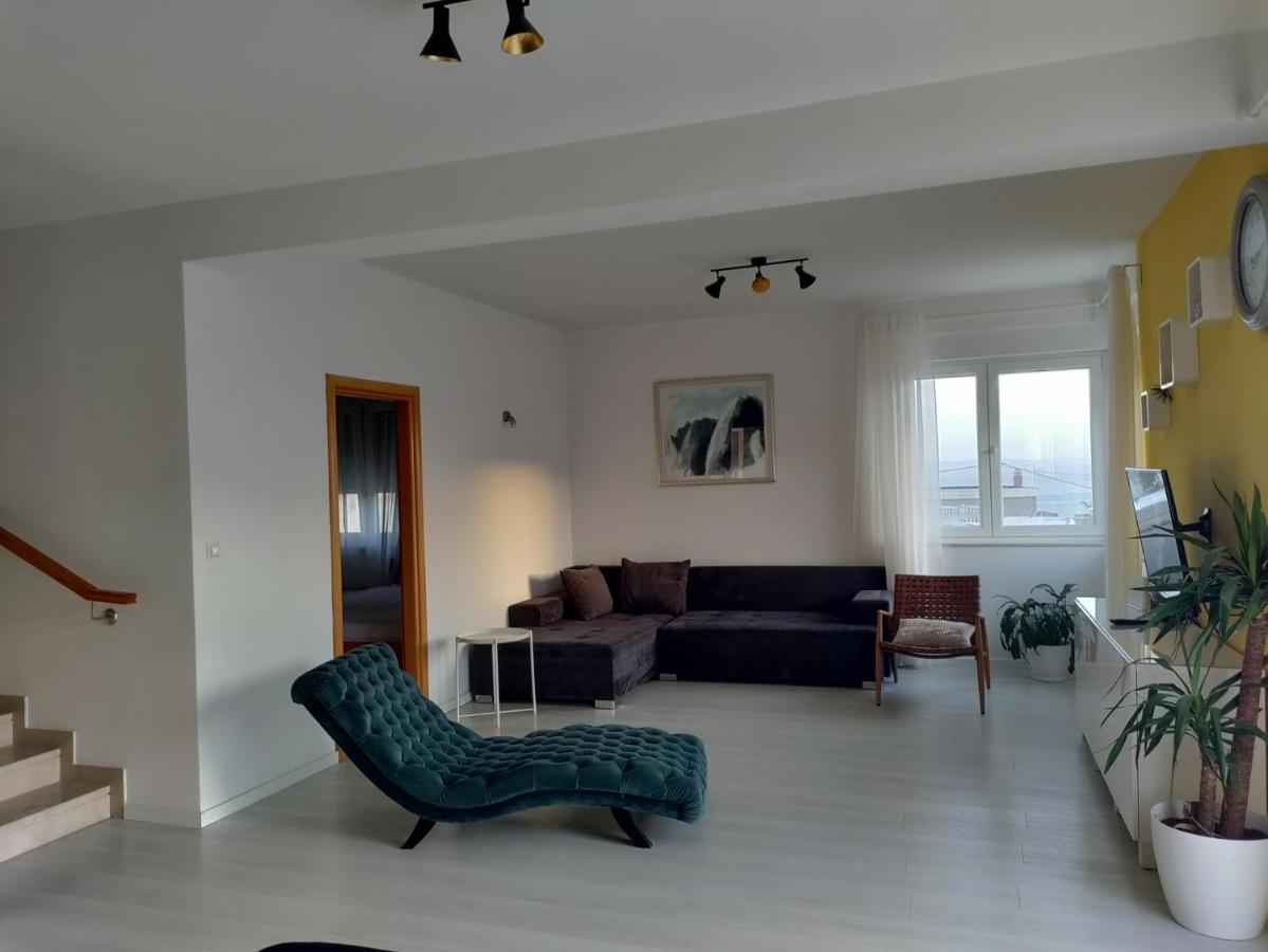 Magi House With Pool Apartment โปดสตรานา ภายนอก รูปภาพ