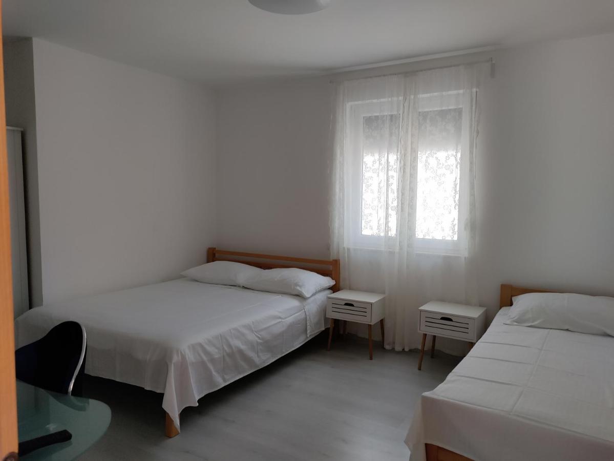 Magi House With Pool Apartment โปดสตรานา ภายนอก รูปภาพ