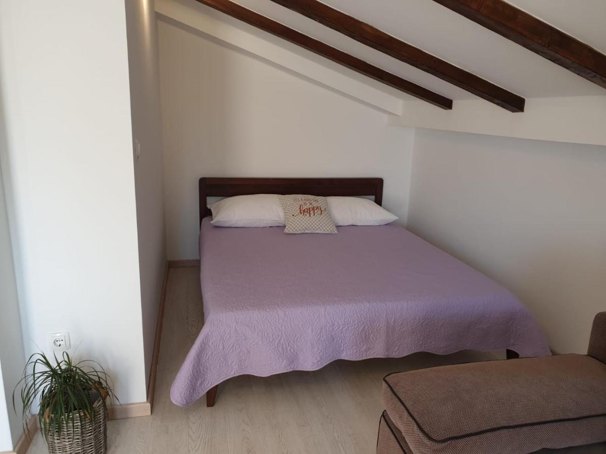 Magi House With Pool Apartment โปดสตรานา ภายนอก รูปภาพ