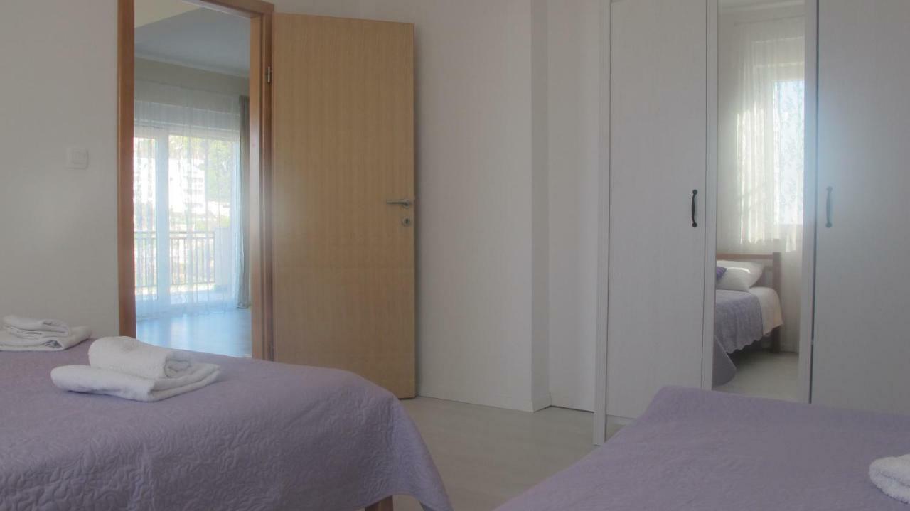 Magi House With Pool Apartment โปดสตรานา ภายนอก รูปภาพ